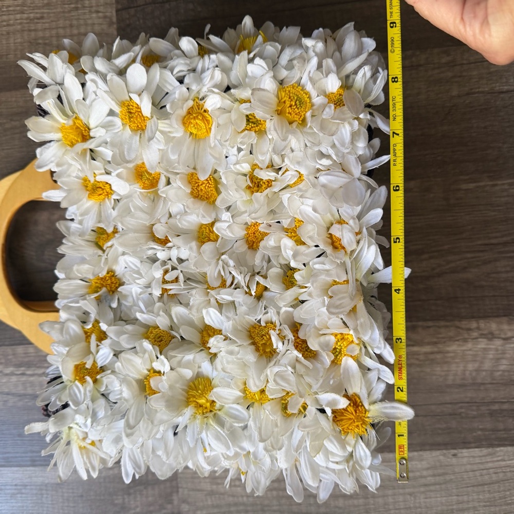 Vintage Floral White and Yellow Handbag Daisys Wood Handle - Picture 4 of 5